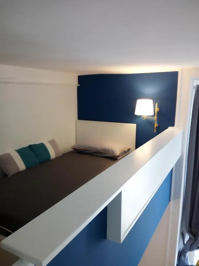 Manuela Apartments San Domenico Centro Storico Naples 0*,