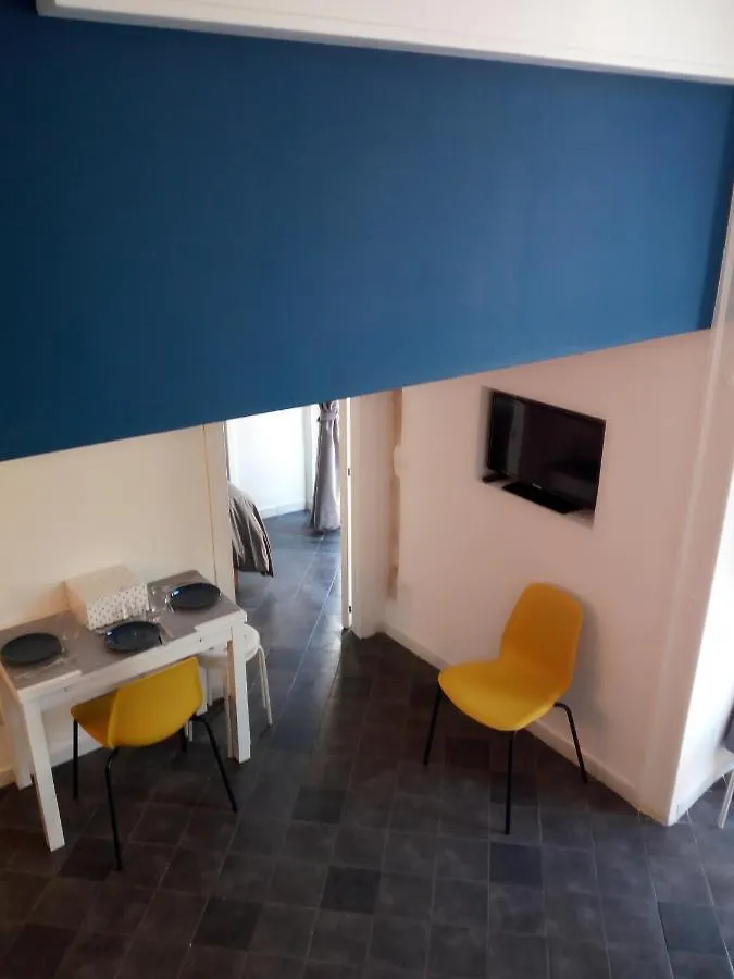 Manuela Apartments San Domenico Centro Storico Naples